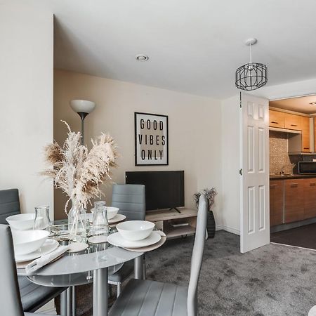 Stylish 2 Bed Manchester Flat Экстерьер фото