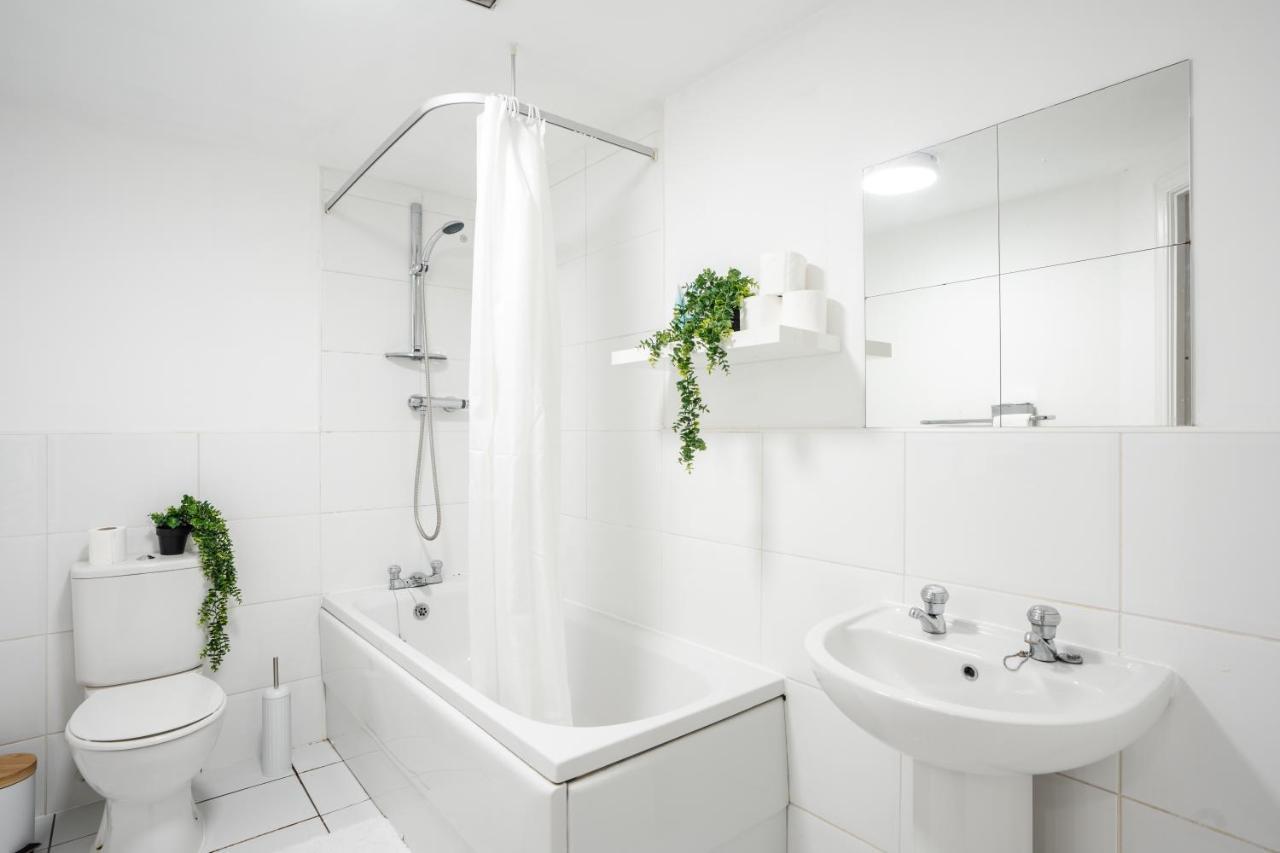 Stylish 2 Bed Manchester Flat Экстерьер фото